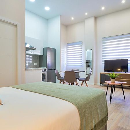Del Parque Flats Estudio Capuchinos Малага Екстериор снимка