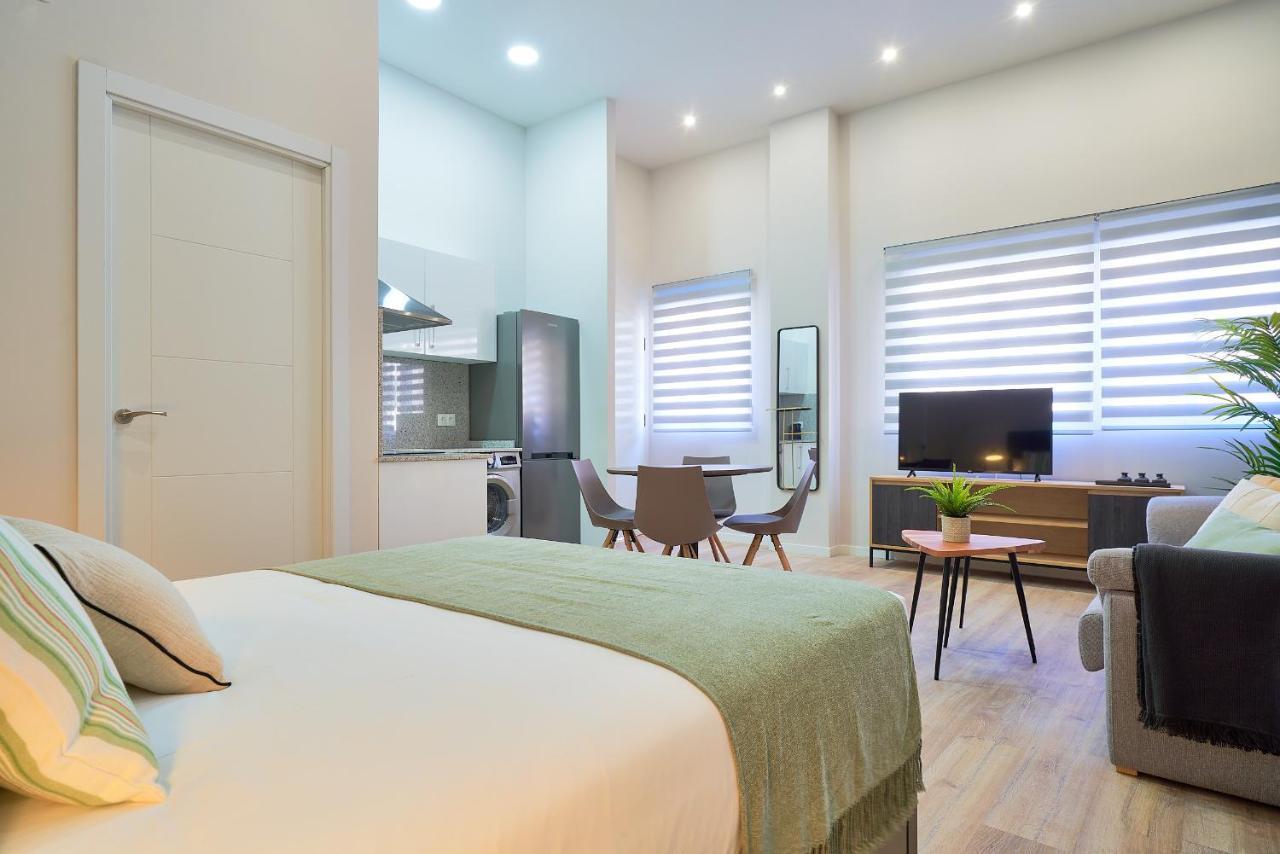 Del Parque Flats Estudio Capuchinos Малага Екстериор снимка
