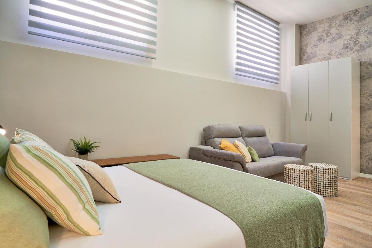 Del Parque Flats Estudio Capuchinos Малага Екстериор снимка