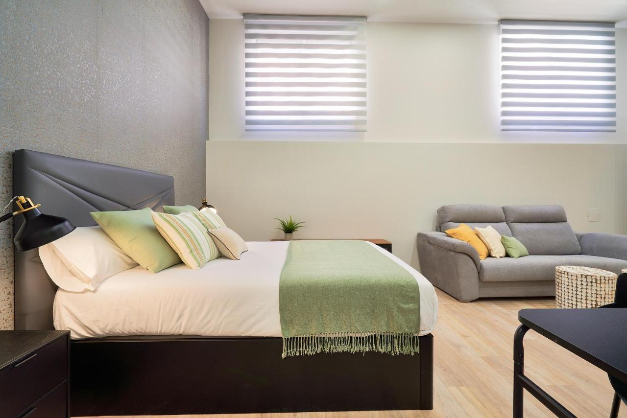 Del Parque Flats Estudio Capuchinos Малага Екстериор снимка