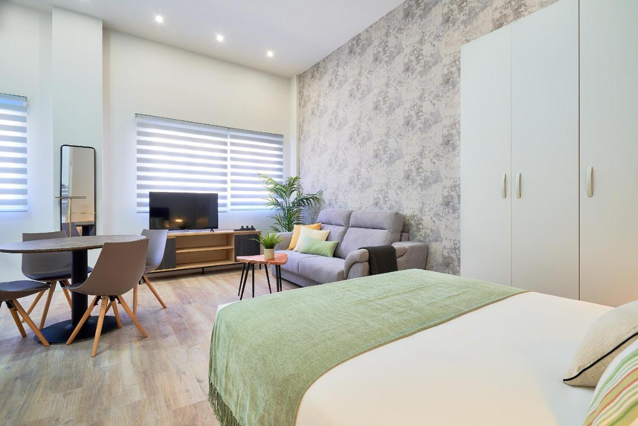 Del Parque Flats Estudio Capuchinos Малага Екстериор снимка