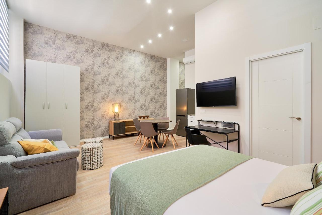 Del Parque Flats Estudio Capuchinos Малага Екстериор снимка